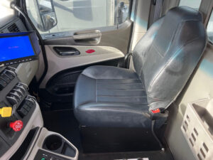 2023 Peterbilt 567 - photo 1